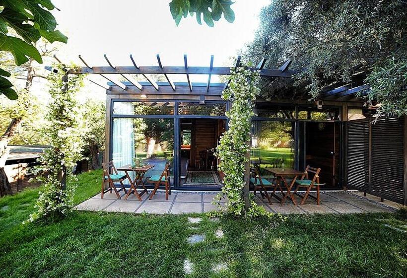 بنجلو ديلوكس, Triada Hotel Buyukada