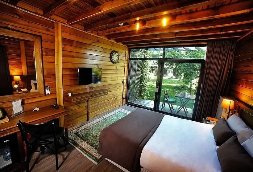 بانگلوی لوکس, Triada Hotel Buyukada