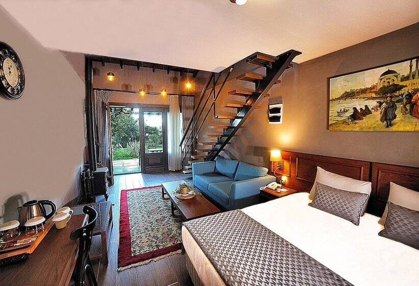 بنجلو عائلى, Triada Hotel Buyukada