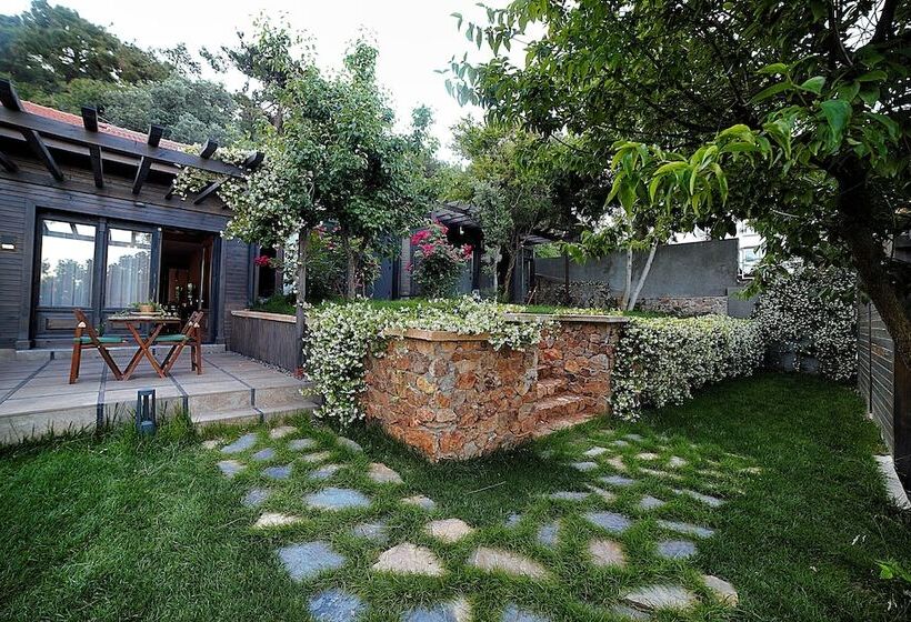 بنجلو عائلى, Triada Hotel Buyukada