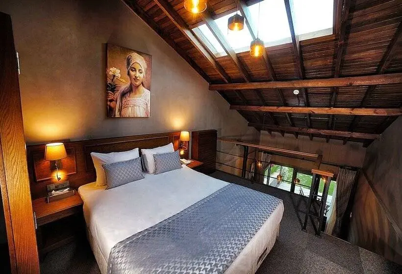بنگله خانوادگی, Triada Hotel Buyukada