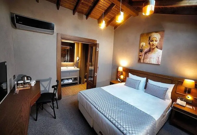 بنگله خانوادگی, Triada Hotel Buyukada