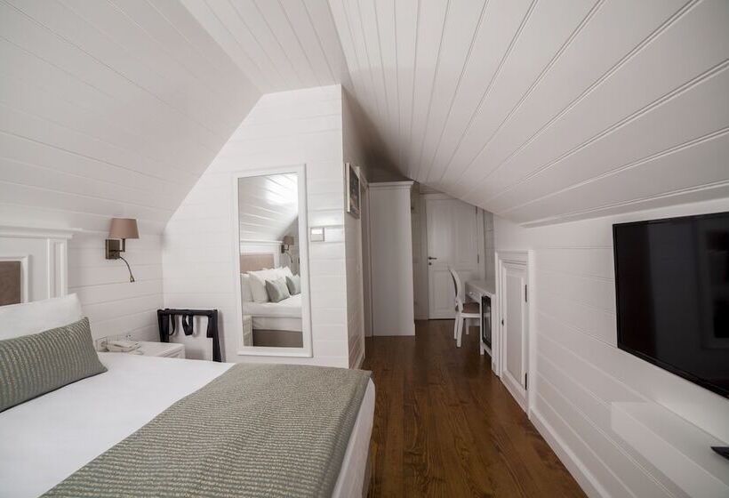 غرفة ديلوكس مطلّة علي البحر مزوَّدة بشُرفة, Triada Hotel Buyukada