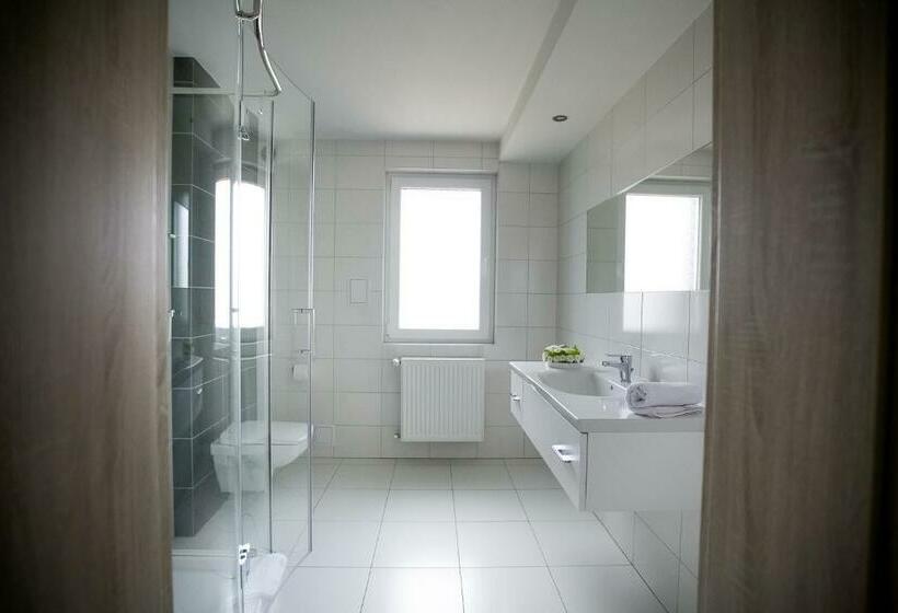 スタンダードトリプルルーム, Elba