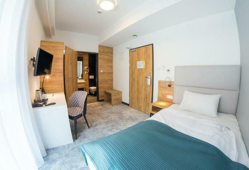 غرفة قياسية فردية, Limanova