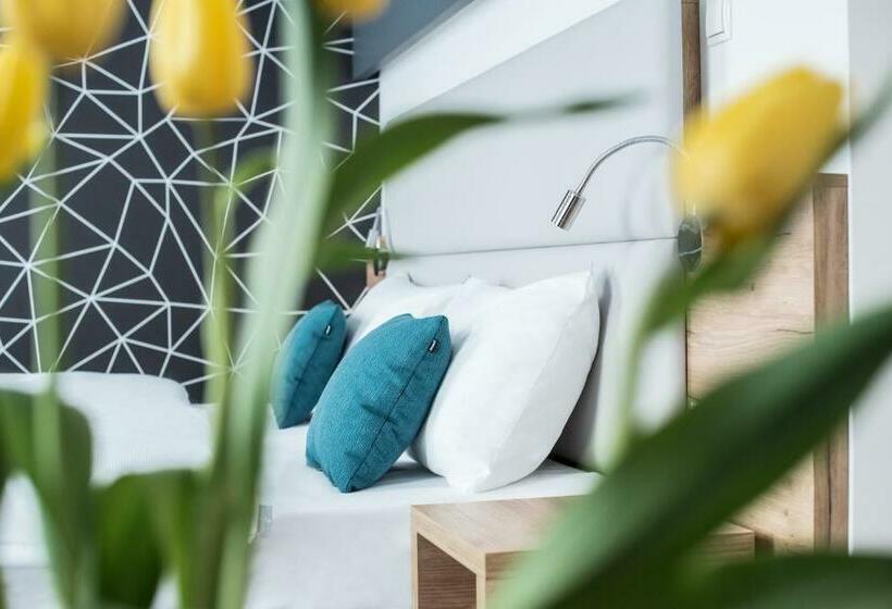 غرفة قياسية فردية, Limanova