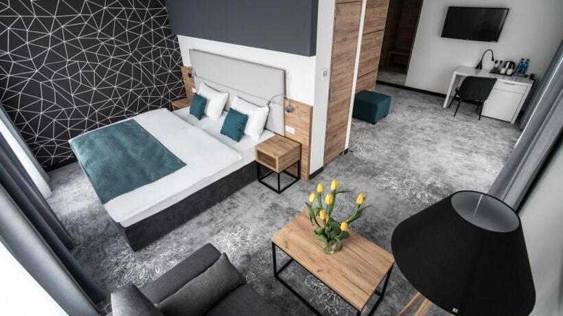 غرفة ديلوكس, Limanova