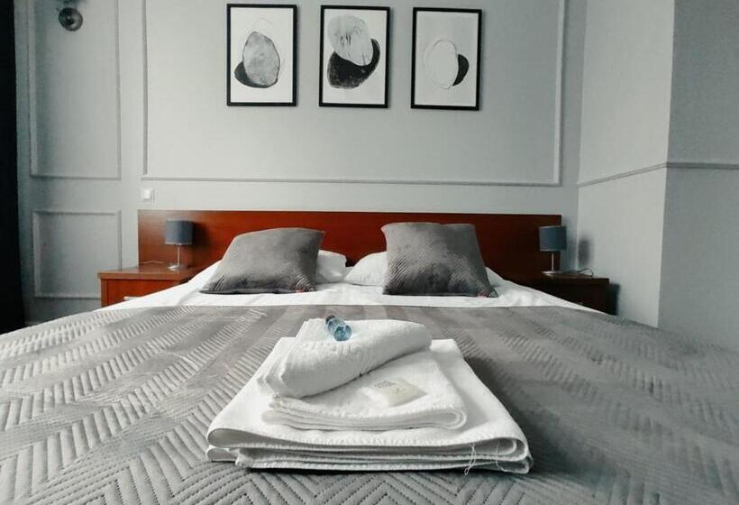 高级单人间, Nad Starą Nidą