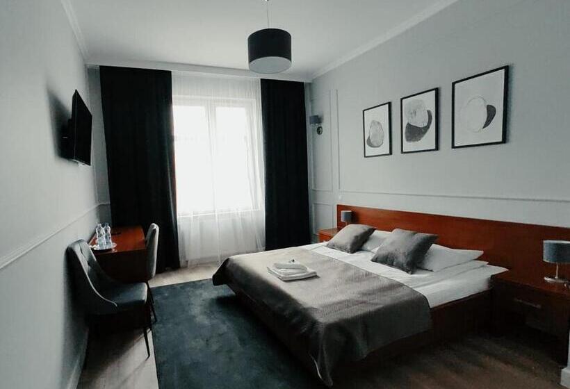 高级单人间, Nad Starą Nidą