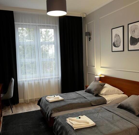 高级大房间, Nad Starą Nidą