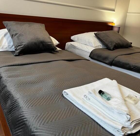 高级大房间, Nad Starą Nidą