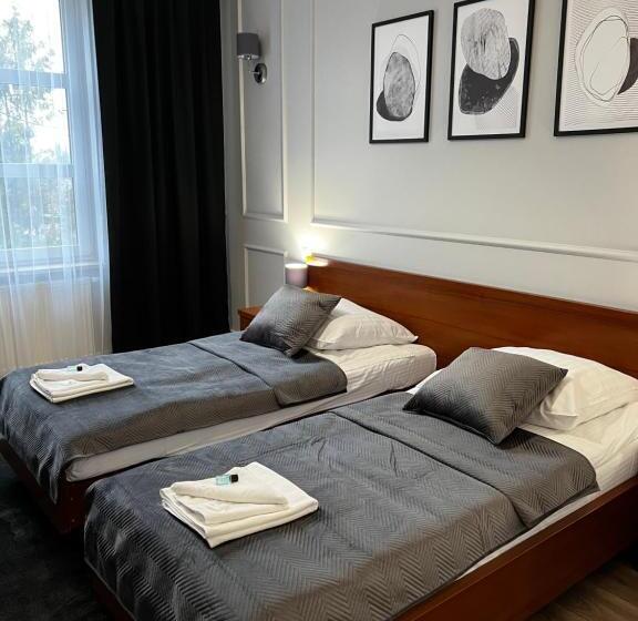 高级大房间, Nad Starą Nidą