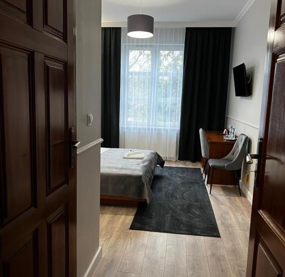 高级大房间, Nad Starą Nidą