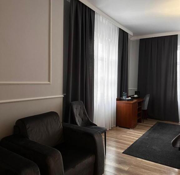 スーペリアの４人部屋, Nad Starą Nidą