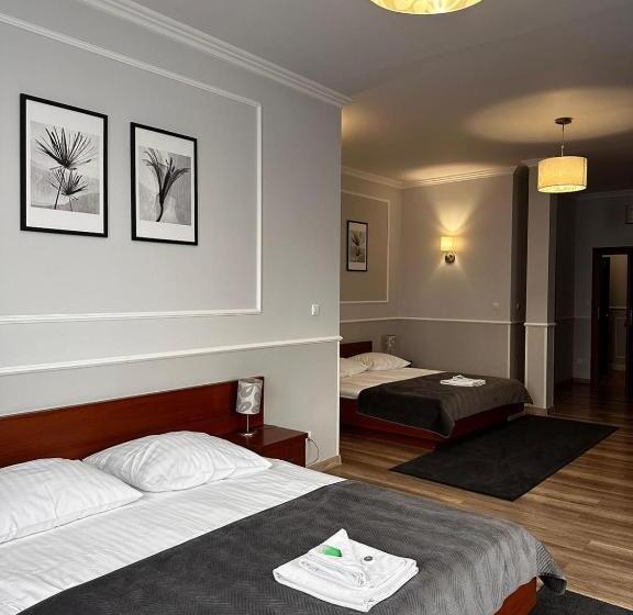 四人高级间, Nad Starą Nidą