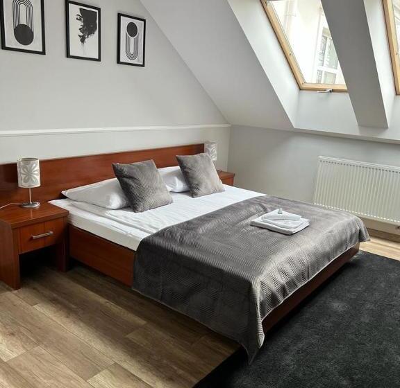 标准单人间, Nad Starą Nidą