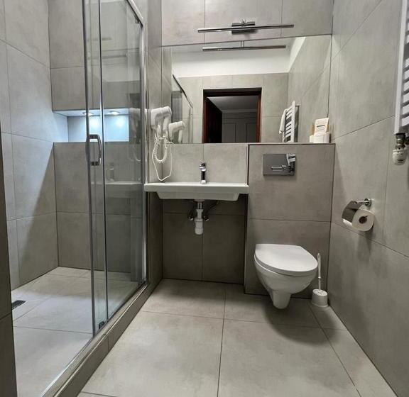 标准三人间, Nad Starą Nidą