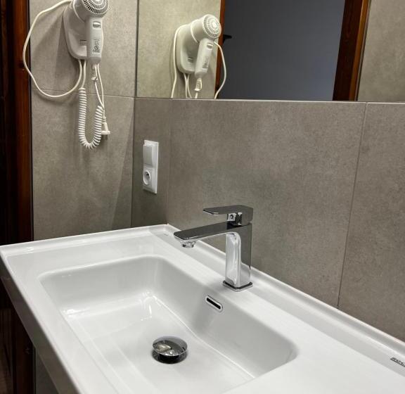 高级单人间, Nad Starą Nidą