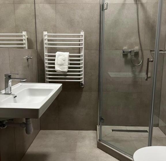 高级单人间, Nad Starą Nidą