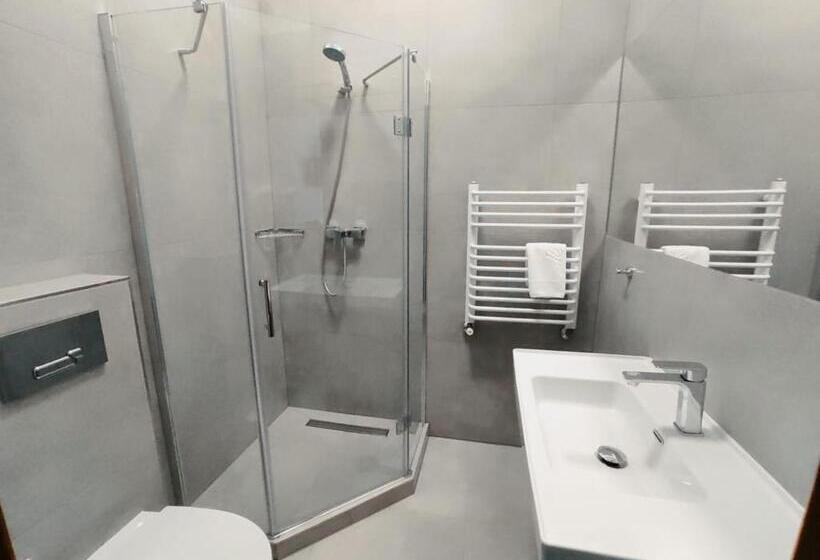 高级大房间, Nad Starą Nidą