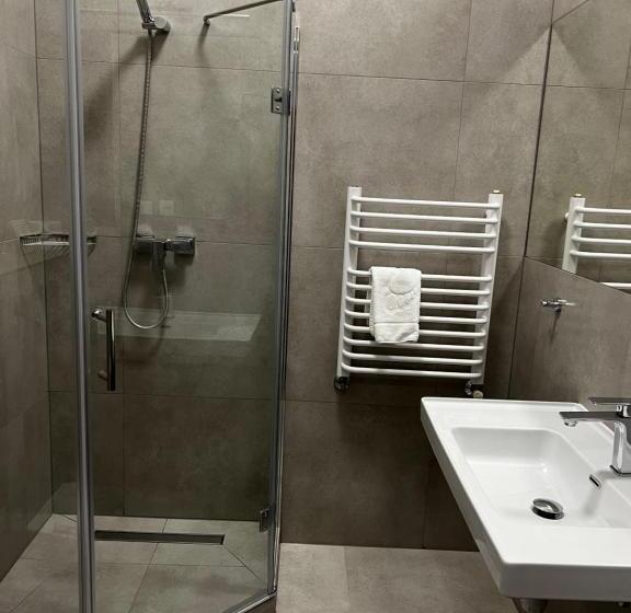 高级大房间, Nad Starą Nidą