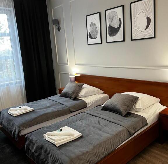 高级大房间, Nad Starą Nidą