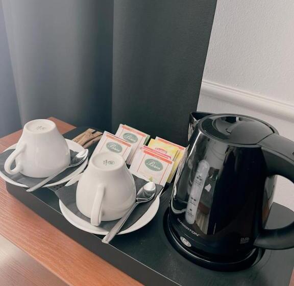 高级三人间, Nad Starą Nidą