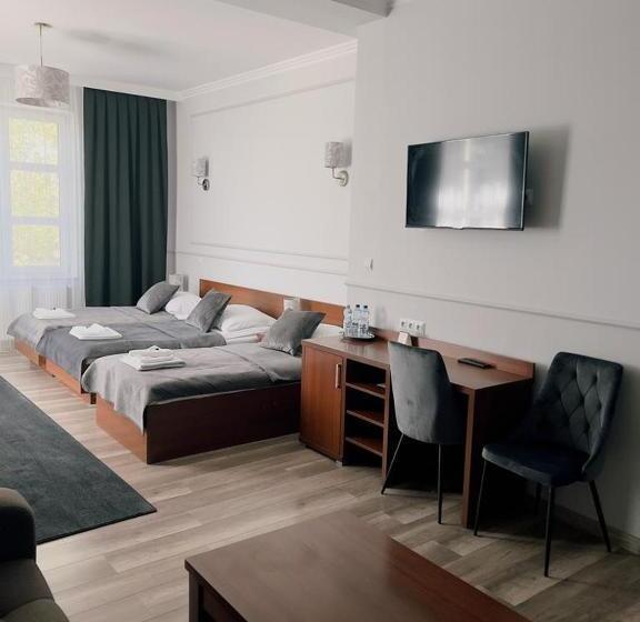 高级三人间, Nad Starą Nidą