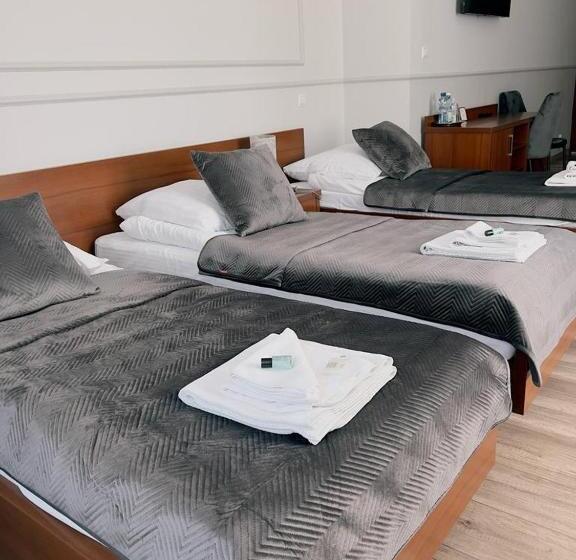 高级三人间, Nad Starą Nidą