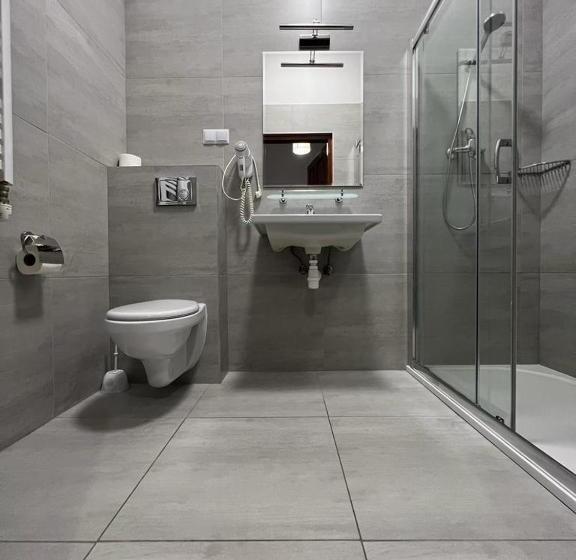 四人高级间, Nad Starą Nidą