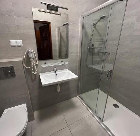 四人高级间, Nad Starą Nidą