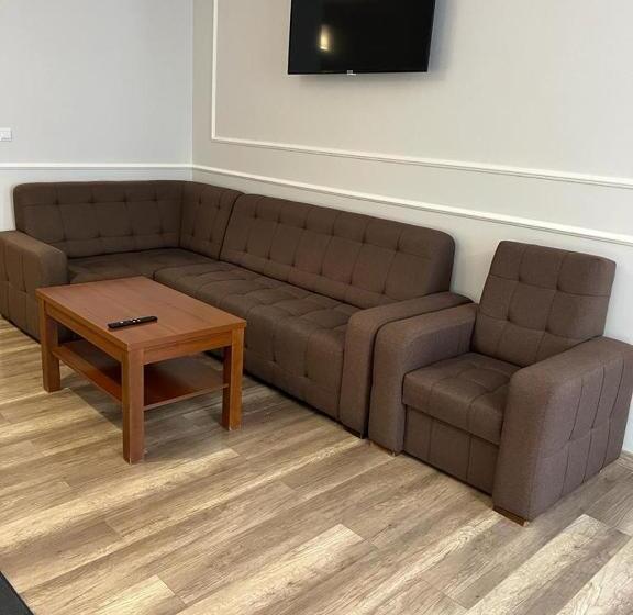 四人高级间, Nad Starą Nidą