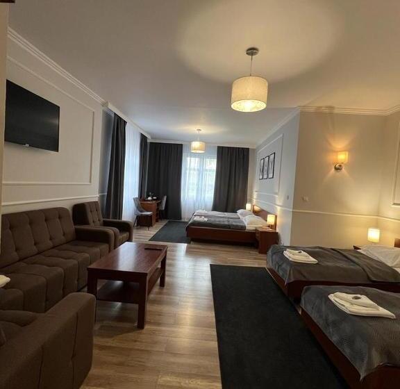 四人高级间, Nad Starą Nidą