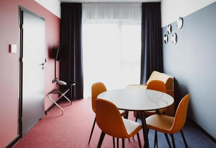Huoneisto 1 Makuuhuone, Arche Hotel Piła