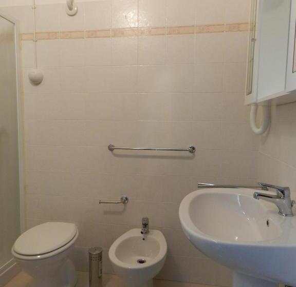 غرفة قياسية ثلاثية, Air Palace Lingotto