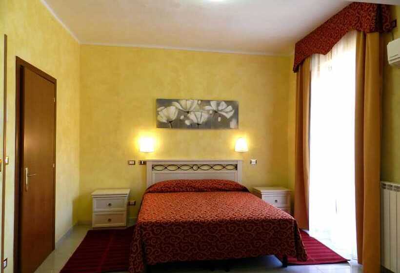 غرفة قياسية ثلاثية, Air Palace Lingotto