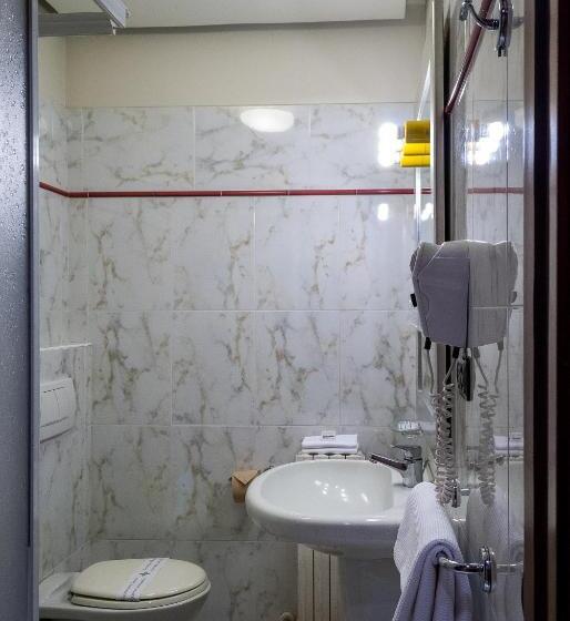 اتاق اکونومی, Bernardino