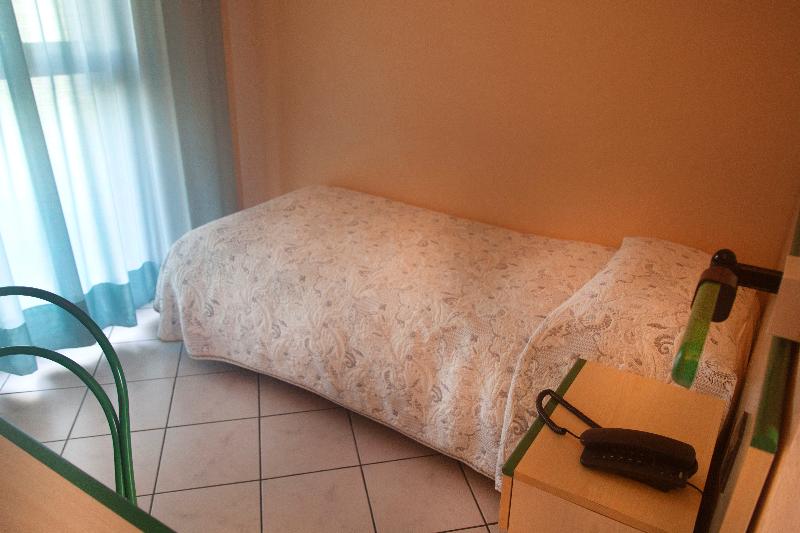 اتاق استاندارد یک نفره, Bernardino