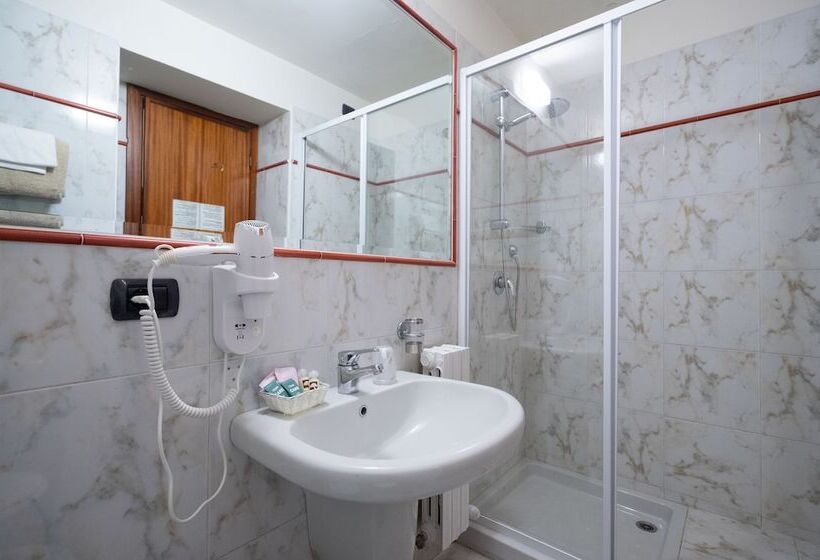 اتاق استاندارد چهار تخته, Bernardino