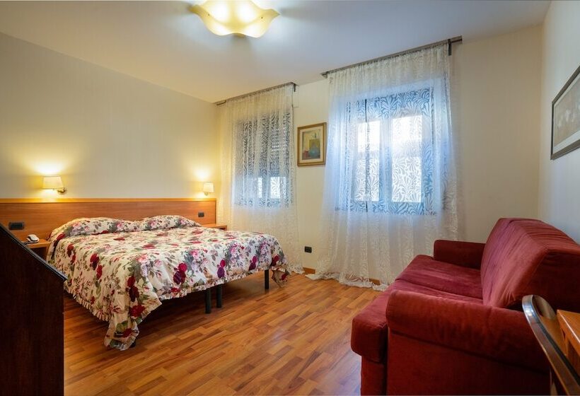 اتاق استاندارد چهار تخته, Bernardino