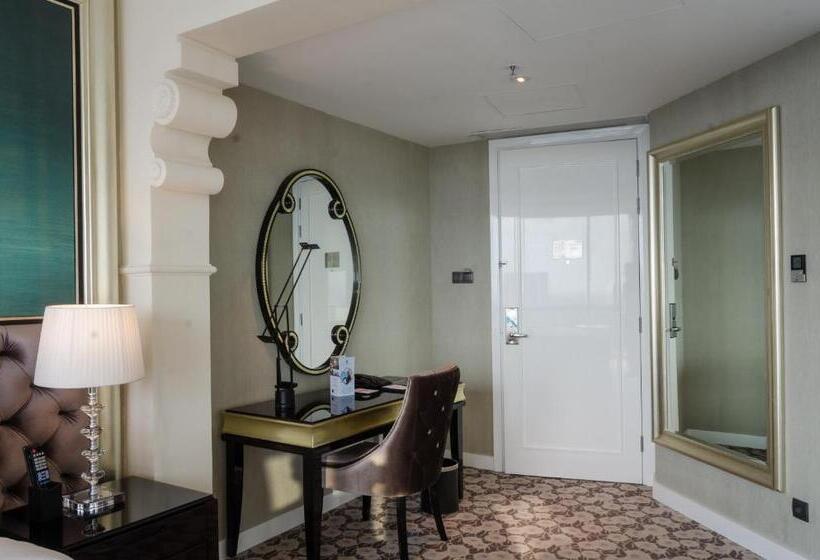 豪华房间, Ciputra World Surabaya Managed By Swiss Belhotel International