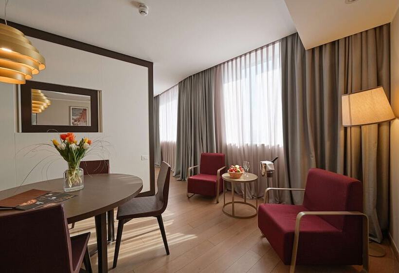 سوئیت با تخت بزرگ, Doubletree By Hilton Hotel Yerevan City Centre