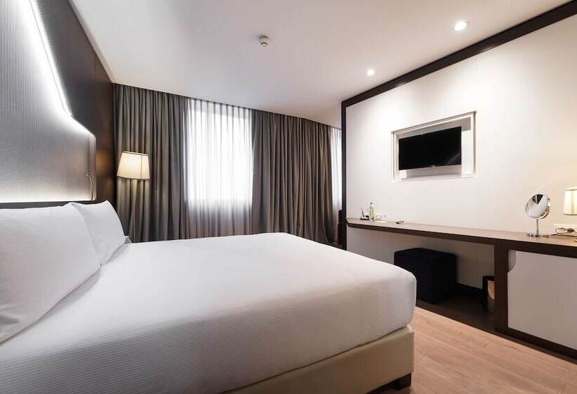 سوئیت با تخت بزرگ, Doubletree By Hilton Hotel Yerevan City Centre