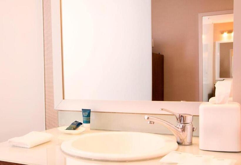 غرفة قياسية سرير كينج, Four Points By Sheraton Queretaro Norte