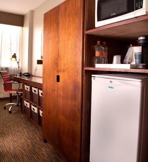 غرفة قياسية سرير كينج, Four Points By Sheraton Queretaro Norte