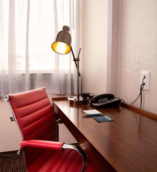 غرفة قياسية سرير كينج, Four Points By Sheraton Queretaro Norte