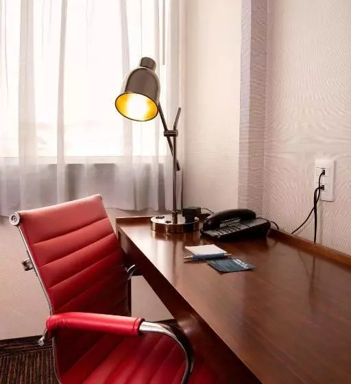 キングサイズベッドのスタンダードルーム, Four Points By Sheraton Queretaro Norte