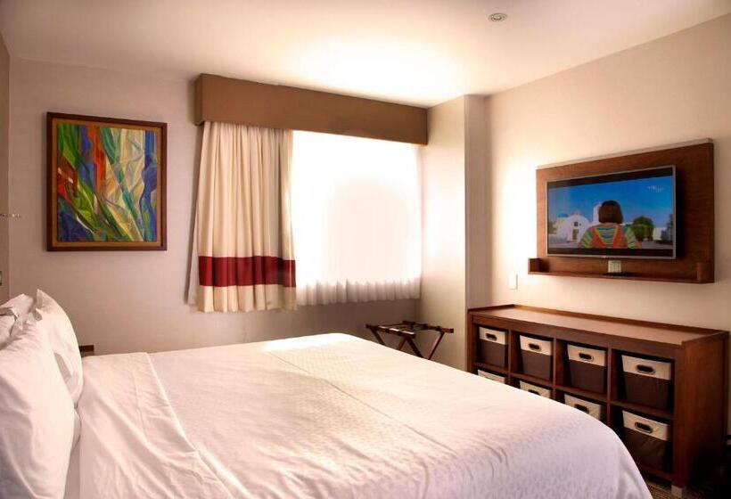 キングサイズベッドのスタンダードルーム, Four Points By Sheraton Queretaro Norte