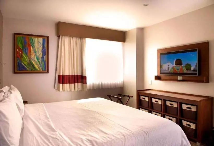 キングサイズベッドのスタンダードルーム, Four Points By Sheraton Queretaro Norte