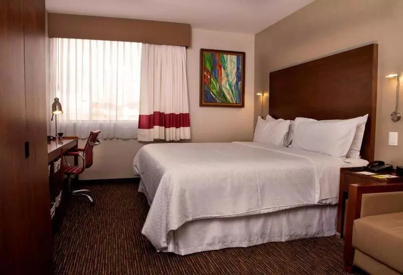 キングサイズベッドのスタンダードルーム, Four Points By Sheraton Queretaro Norte